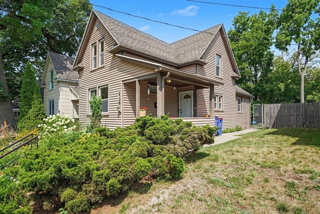 939 Sigsbee Street, Grand Rapids, MI 49506