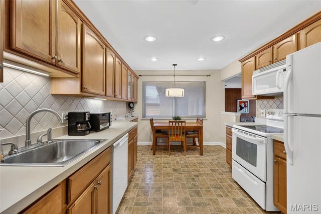 6 Seawood Court, Unincorporated, MO 63146