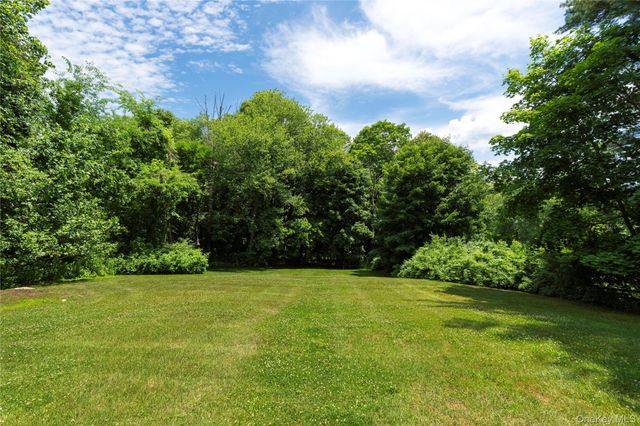 30 Ridgeview Avenue, Mahopac, NY 10541