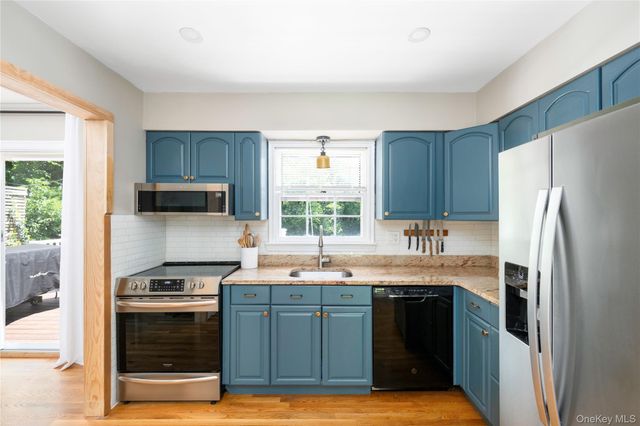 30 Ridgeview Avenue, Mahopac, NY 10541