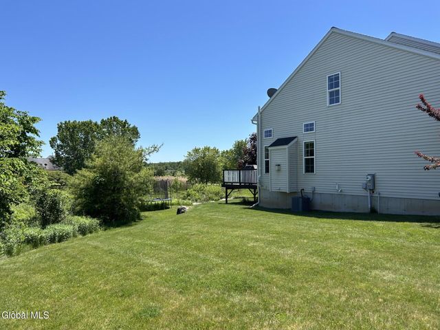 4A Breezy Pointe Drive, Halfmoon, NY 12065