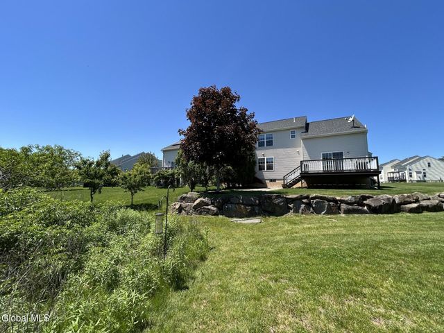 4A Breezy Pointe Drive, Halfmoon, NY 12065