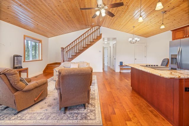 37745 Marina View Dr, Bass Lake, CA 93604