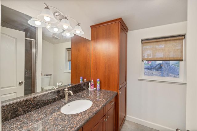 37745 Marina View Dr, Bass Lake, CA 93604