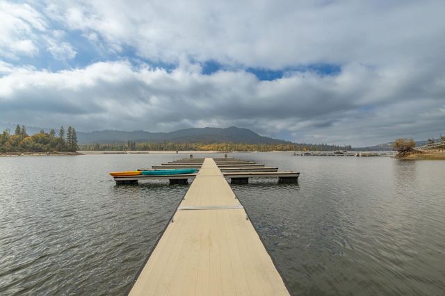 37745 Marina View Dr, Bass Lake, CA 93604