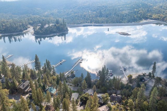 37745 Marina View Dr, Bass Lake, CA 93604