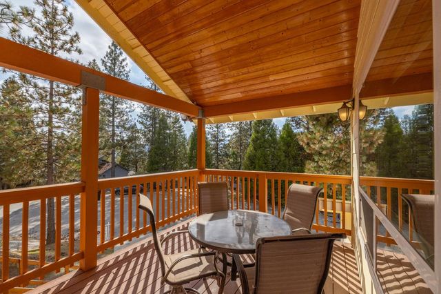 37745 Marina View Dr, Bass Lake, CA 93604