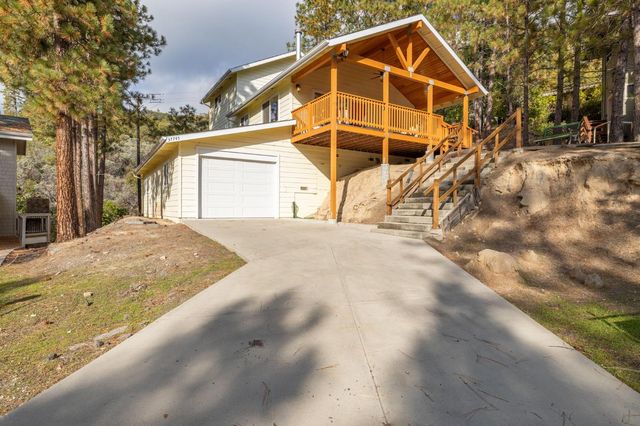 37745 Marina View Dr, Bass Lake, CA 93604
