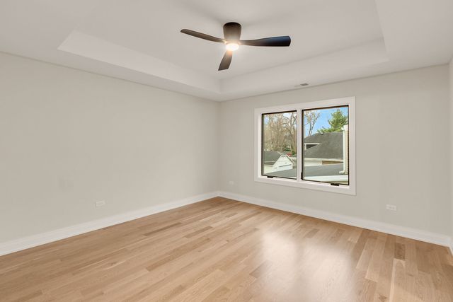 845 S Colfax Avenue, Elmhurst, IL 60126