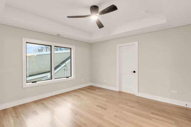 845 S Colfax Avenue, Elmhurst, IL 60126