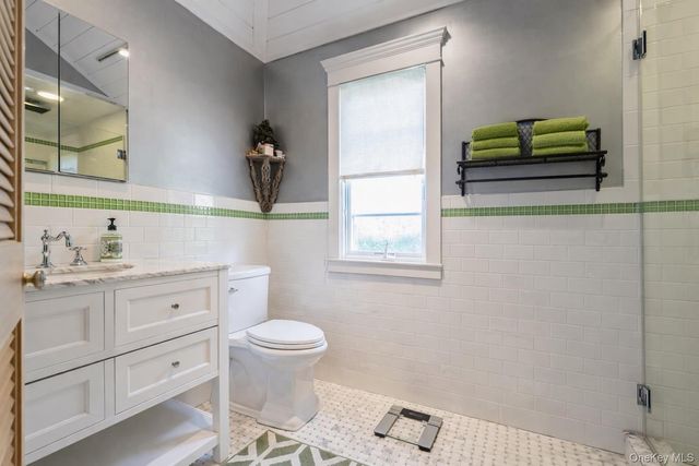 56 Lamb Avenue, Quogue, NY 11959