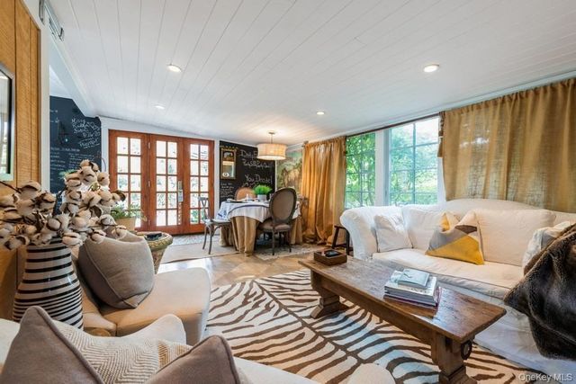 56 Lamb Avenue, Quogue, NY 11959