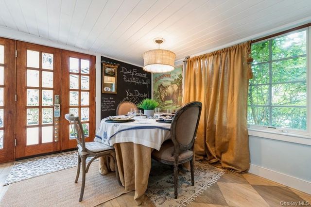 56 Lamb Avenue, Quogue, NY 11959