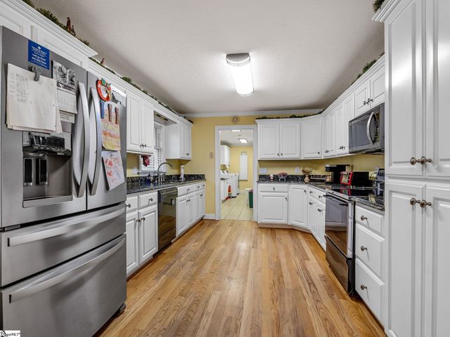 170 Oak Ridge Drive, Jonesville, SC 29353