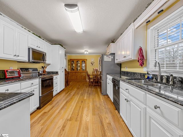 170 Oak Ridge Drive, Jonesville, SC 29353