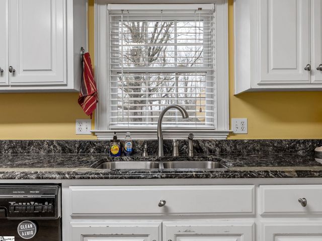 170 Oak Ridge Drive, Jonesville, SC 29353