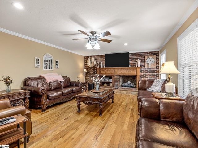 170 Oak Ridge Drive, Jonesville, SC 29353
