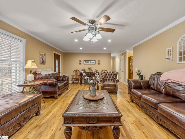 170 Oak Ridge Drive, Jonesville, SC 29353
