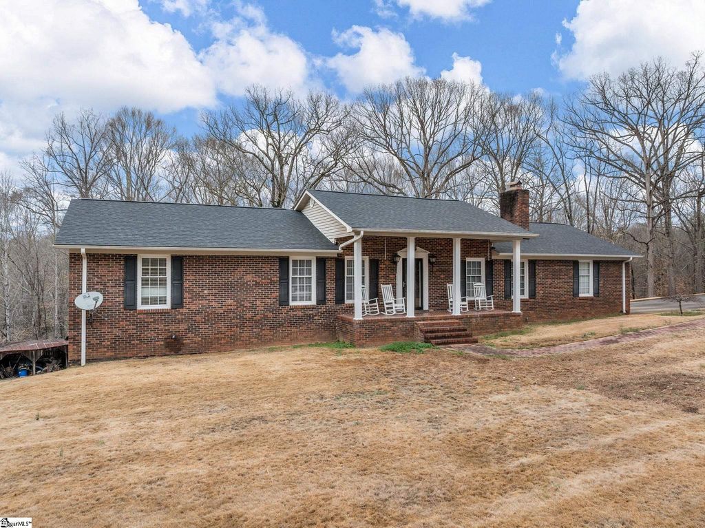 170 Oak Ridge Drive, Jonesville, SC 29353