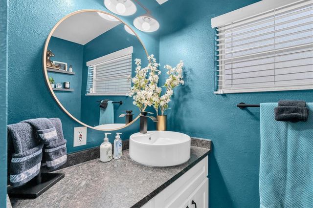 6860 14TH WAY S, St Petersburg, FL 33705