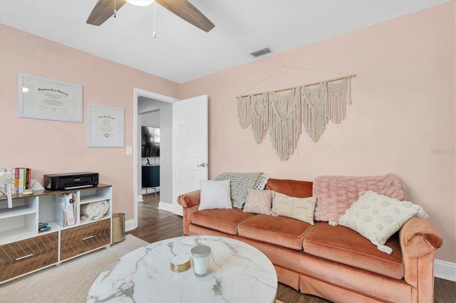 6860 14TH WAY S, St Petersburg, FL 33705