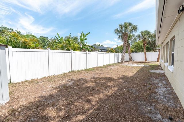 6860 14TH WAY S, St Petersburg, FL 33705