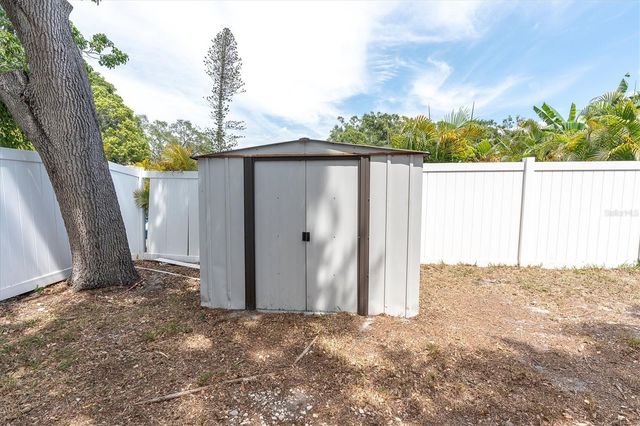 6860 14TH WAY S, St Petersburg, FL 33705