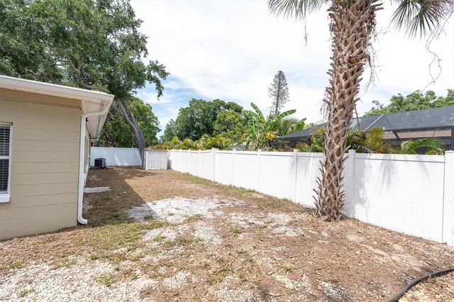6860 14TH WAY S, St Petersburg, FL 33705