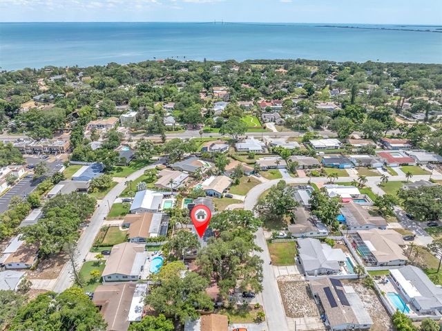 6860 14TH WAY S, St Petersburg, FL 33705