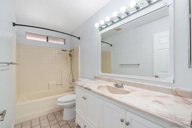 10117 Diamond Head Ct., Spring Valley, CA 91977