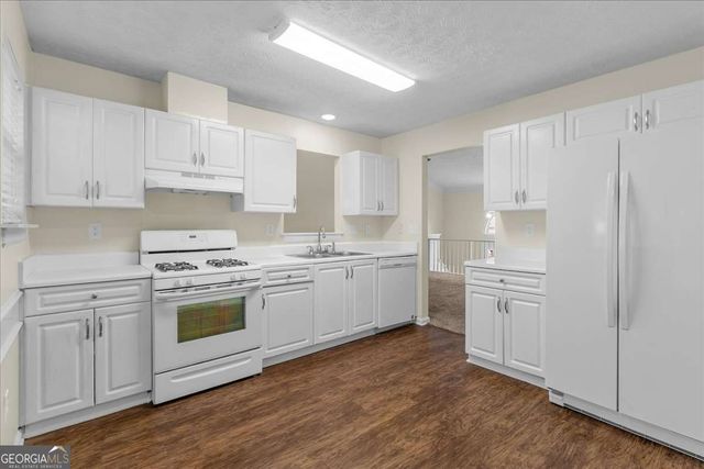 1460 Flattail Run, Lawrenceville, GA 30043