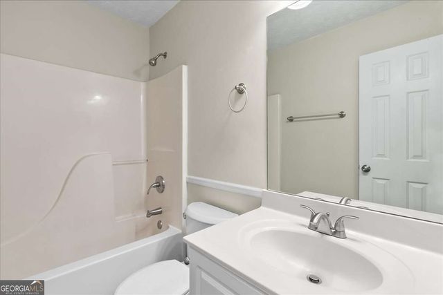 1460 Flattail Run, Lawrenceville, GA 30043