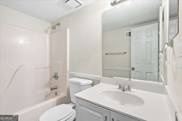 1460 Flattail Run, Lawrenceville, GA 30043