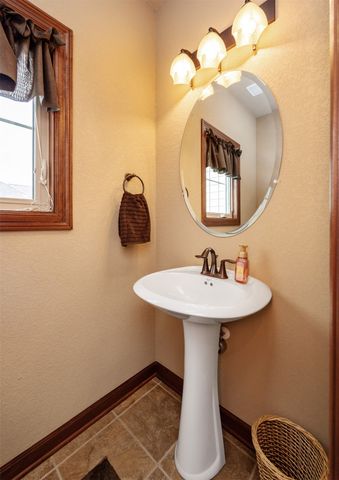 1325 NE 47th Street, Ankeny, IA 50021