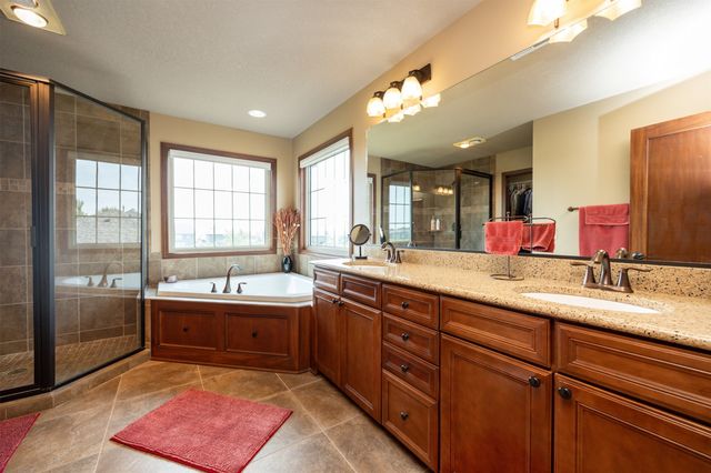 1325 NE 47th Street, Ankeny, IA 50021