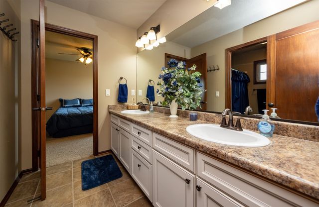 1325 NE 47th Street, Ankeny, IA 50021