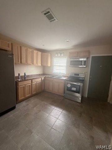 303 3rd SE, Aliceville, AL 35442