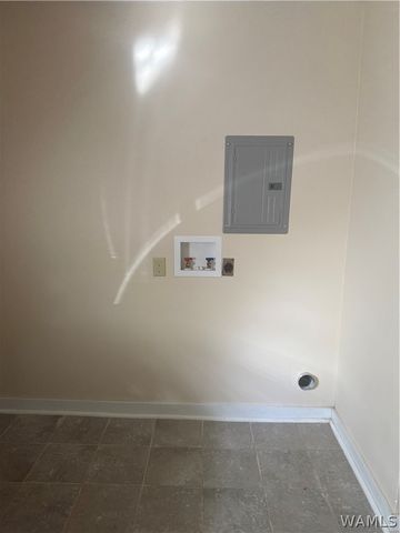 303 3rd SE, Aliceville, AL 35442