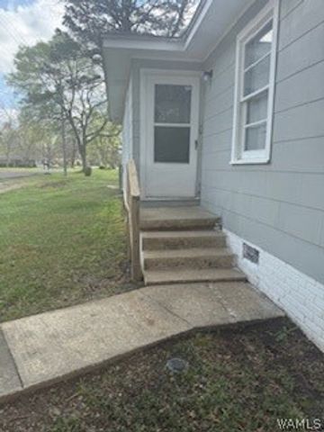 303 3rd SE, Aliceville, AL 35442