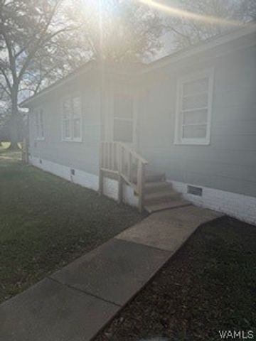 303 3rd SE, Aliceville, AL 35442