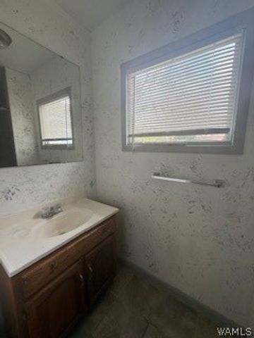 303 3rd SE, Aliceville, AL 35442