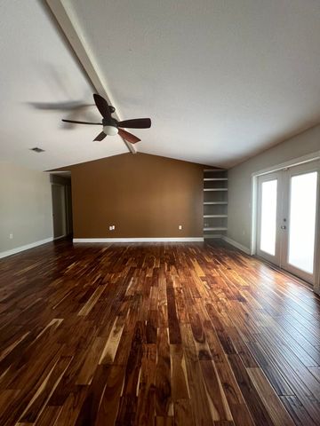 17 8th Avenue, Shalimar, FL 32579