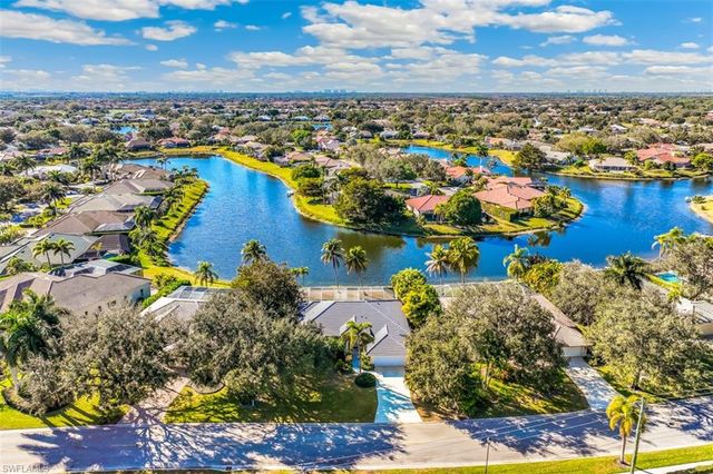 11283 LONGSHORE WAY E, Naples, FL 34119