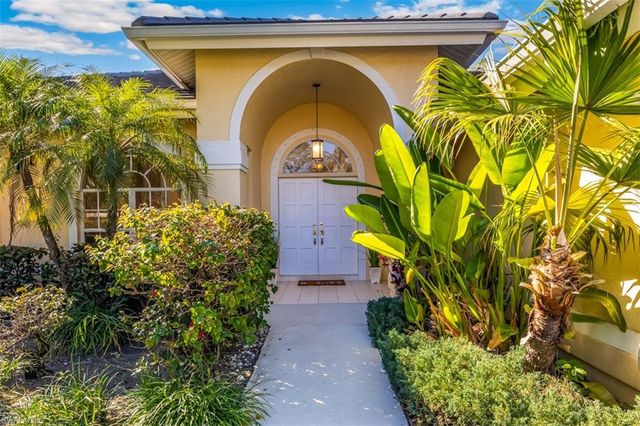 11283 LONGSHORE WAY E, Naples, FL 34119