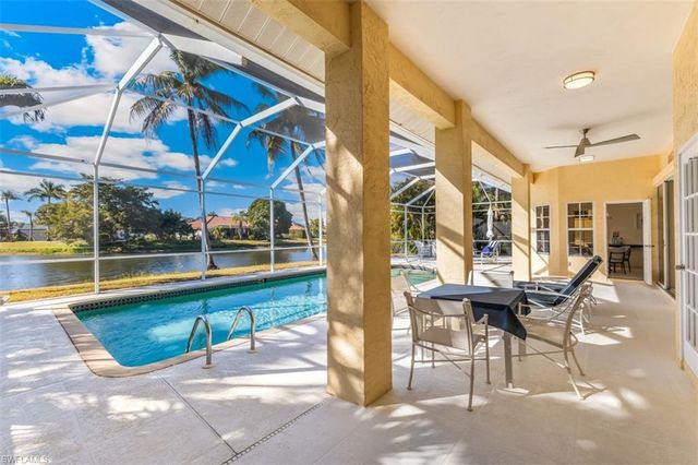 11283 LONGSHORE WAY E, Naples, FL 34119