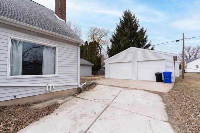 914 W BREWSTER STREET, Appleton, WI 54914