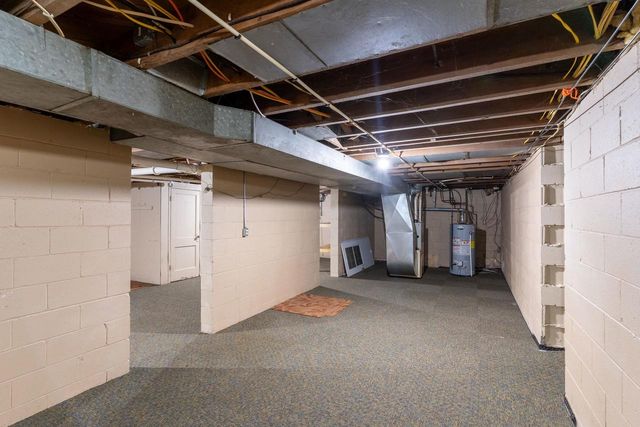 914 W BREWSTER STREET, Appleton, WI 54914