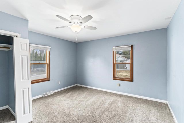 914 W BREWSTER STREET, Appleton, WI 54914