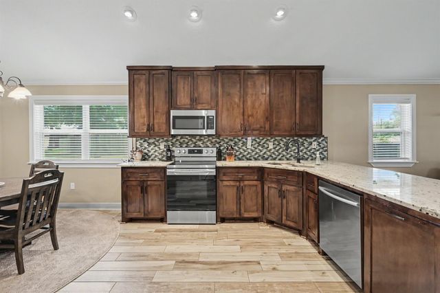 9589 Thousand Oaks Loop, Montgomery, TX 77316