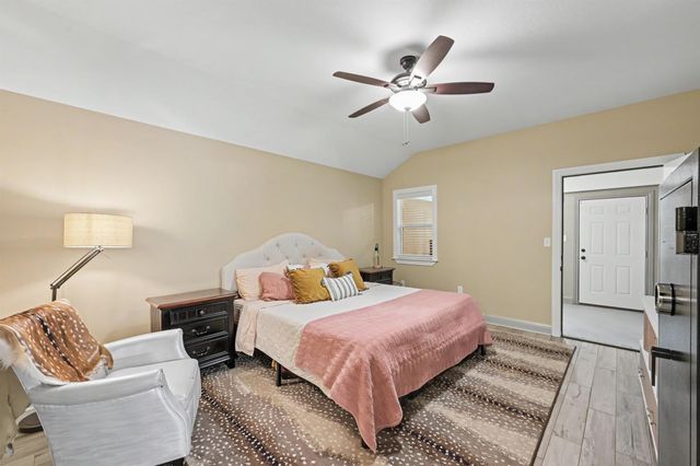 9589 Thousand Oaks Loop, Montgomery, TX 77316